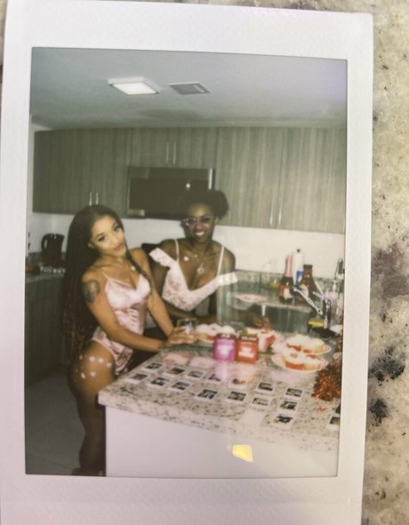 imenacarlisle nude onlyfans leaked