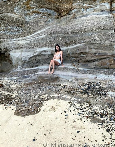 liliabxnny onlyfans tits