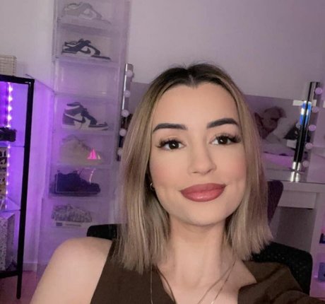 NoraExplorer onlyfans nudes porn