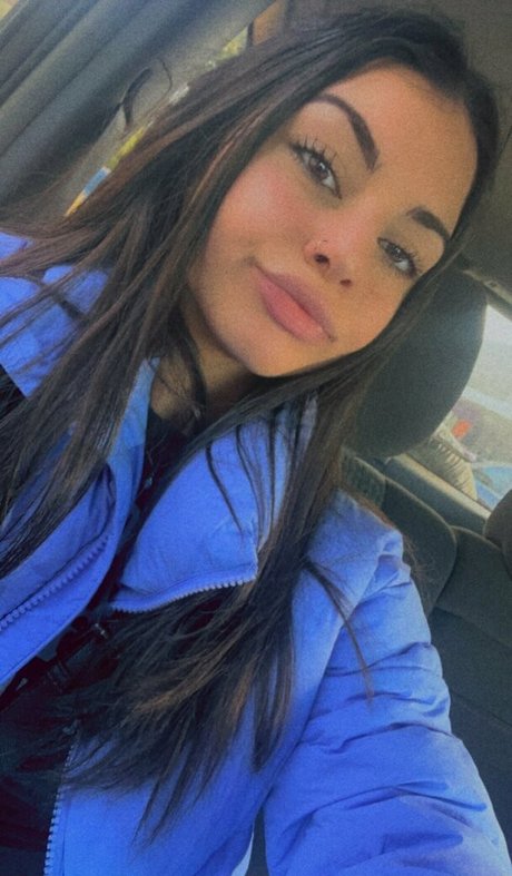 madiprivate naked on onlyfans