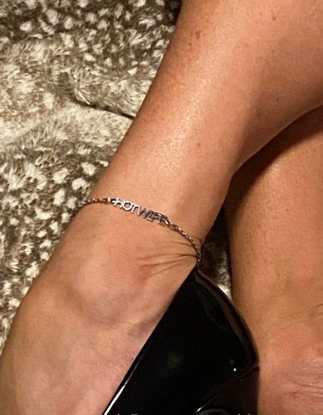 oneblondewife onlyfans free