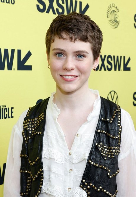 Sophia Lillis onlyfans leak fuck