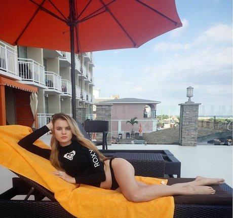 Zandi Holup naked leaked onlyfans