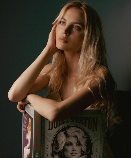 Zandi Holup onlyfans leaks