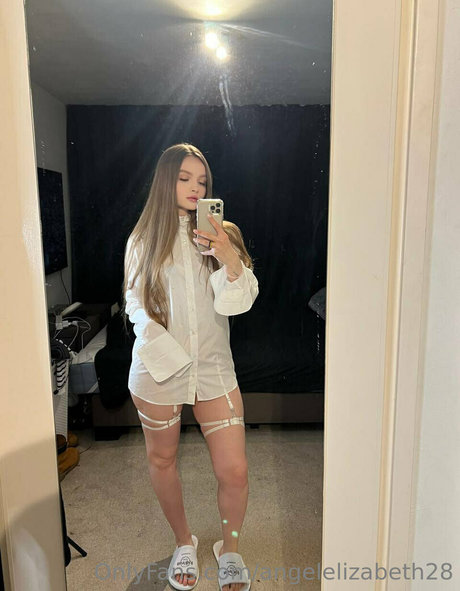 angelelizabeth28 onlyfans nudes porn