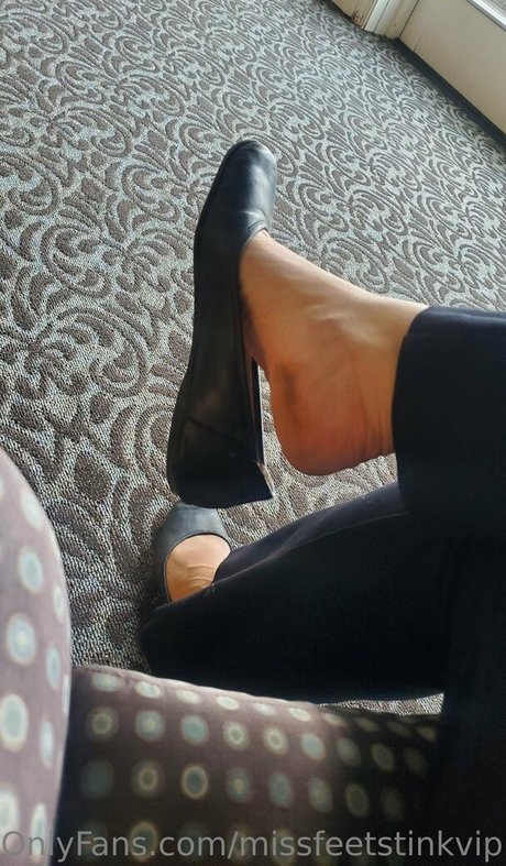 missfeetstinkvip nude onlyfans leaks