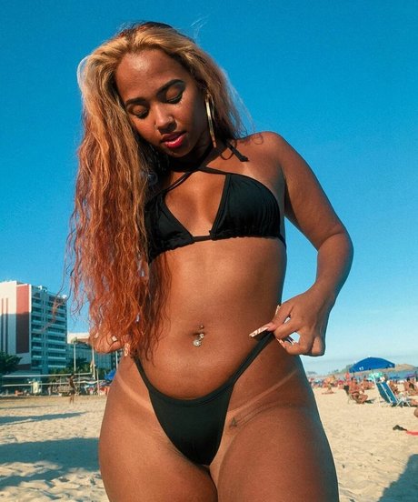 Anna Nolatto onlyfans model photos