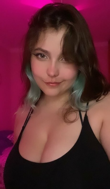 RED Mariana onlyfans boobs