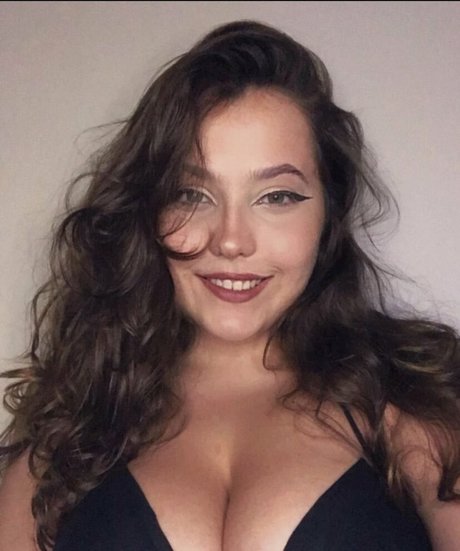 RED Mariana onlyfans leaked.