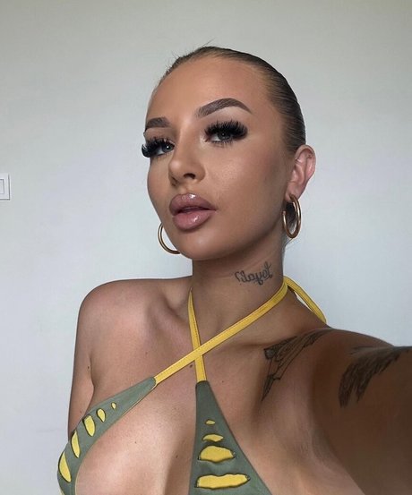 Michellemelodyx only fans photos