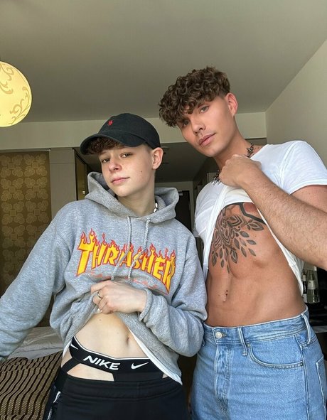 luistwinkyy onlyfans sex