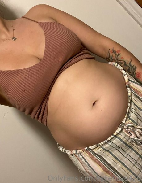 ryliehazefeedee strip onlyfans