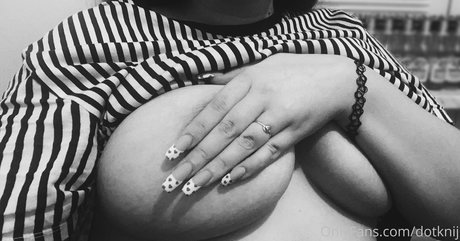 dotknij onlyfans model photos