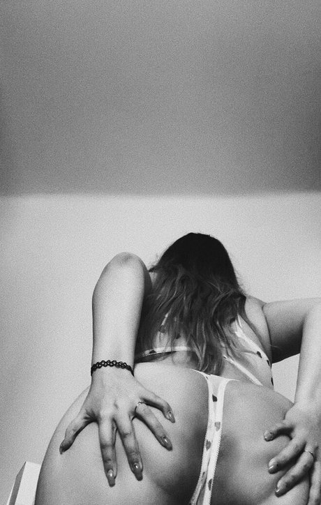 dotknij nude only fans