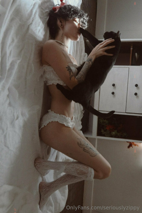 seriouslyzippy nudes only fans