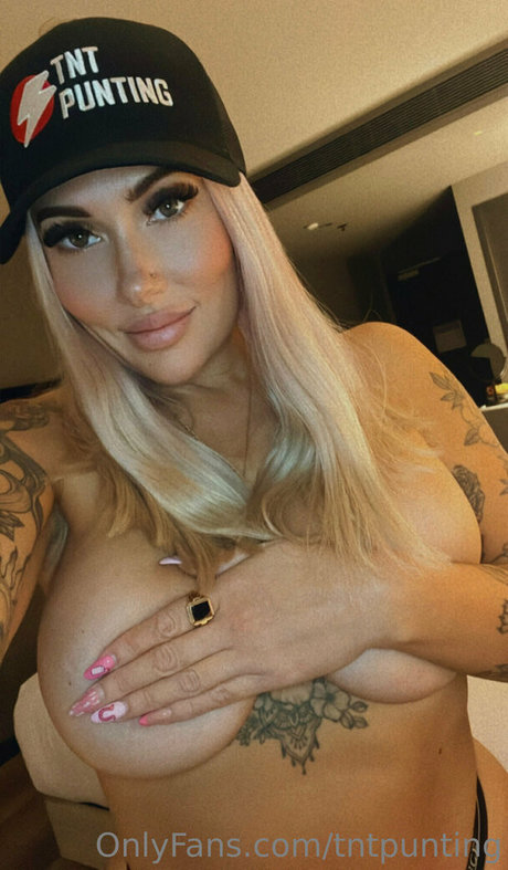 carlyelectriclive only fans nude leaks