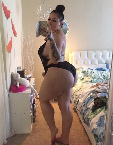 Elke Life tits onlyfans