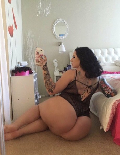 Elke Life naked onlyfans