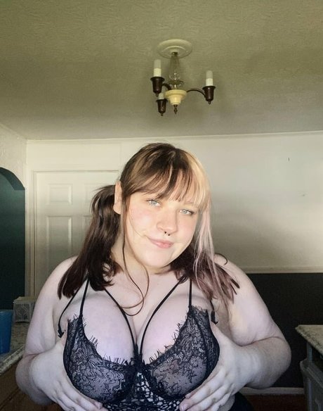 urlocalgothbaby onlyfans boobs
