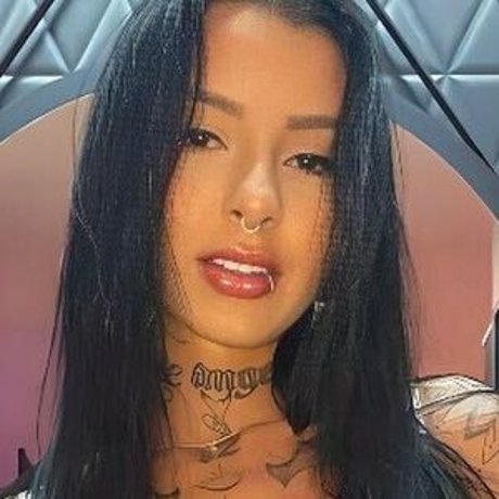 Bruna Fortaleza onlyfans striptease