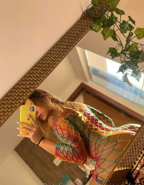 damiana free onlyfans de