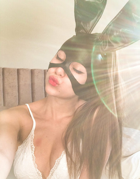 arianagfree onlyfans naked leaked