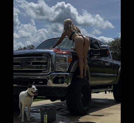 Lauren Neidenfeuhr onlyfans gratis