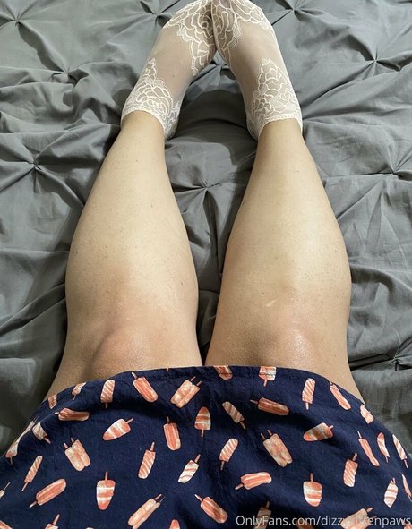 dizzykittenpaws onlyfans leak nude