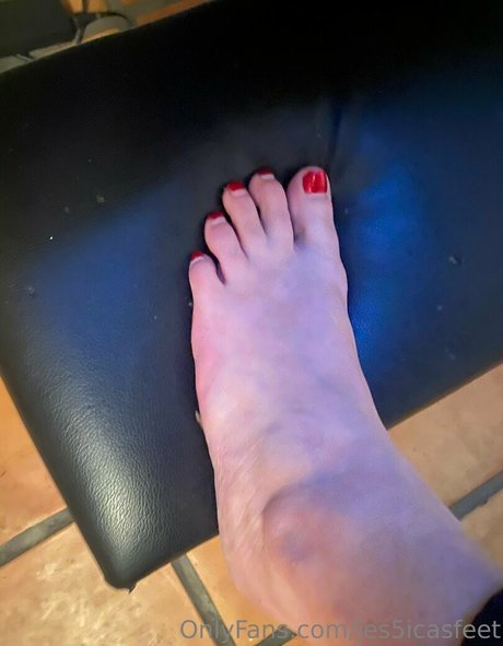 jes5icasfeet onlyfans sexy