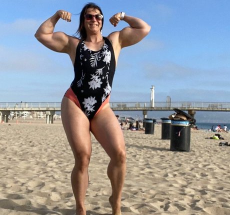 Eva The Supergirl onlyfans fotos