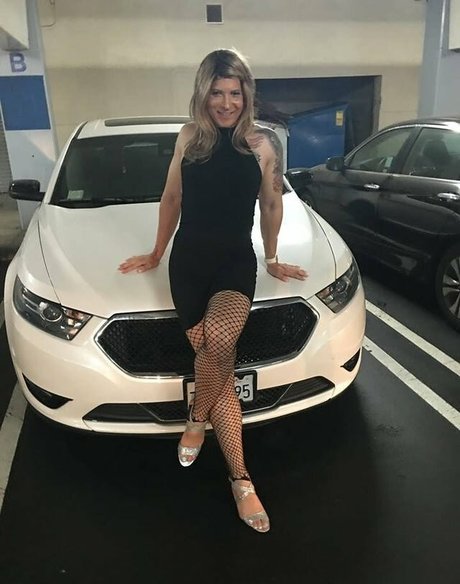 Eva The Supergirl nude onlyfans leaks