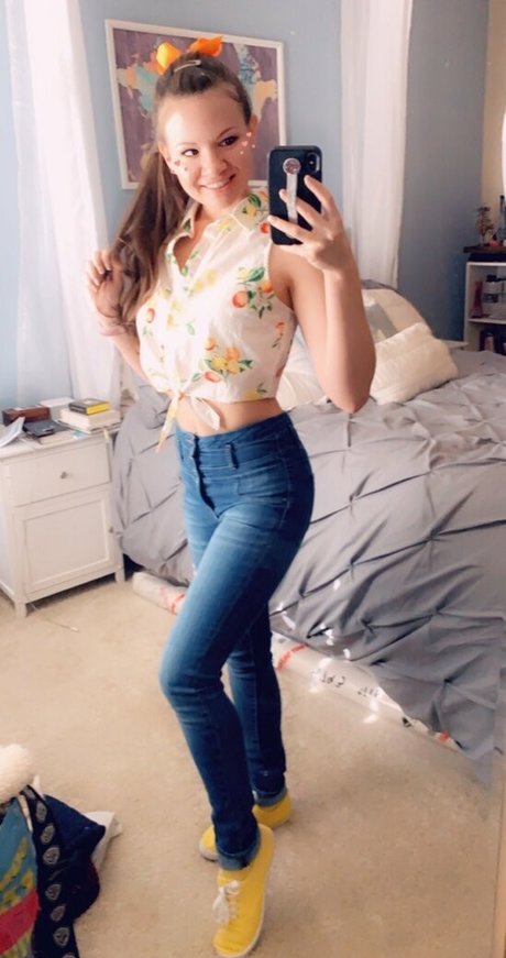 alisonreyxo onlyfans nude photos