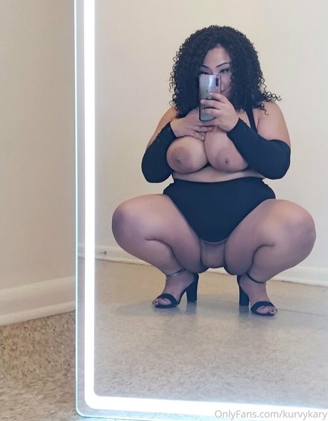 kurvykary hot onlyfans
