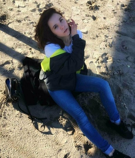 charming dora nude onlyfans