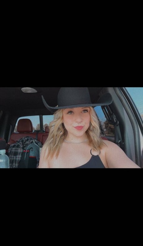 Savvy Sav onlyfans boobs