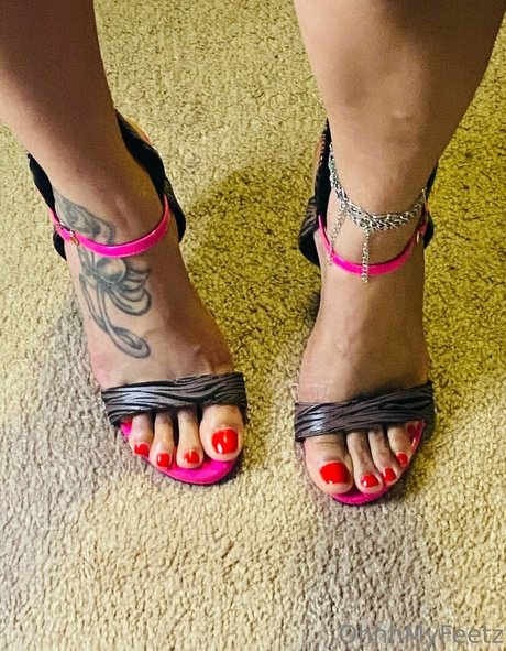ohhhmyfeetz onlyfans model photos