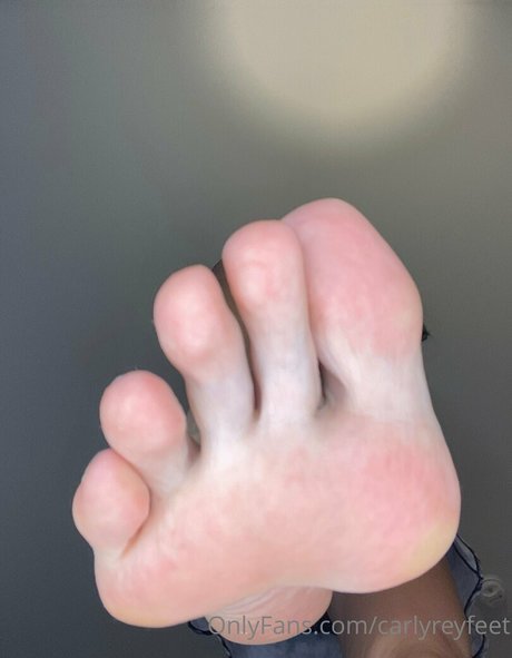 carlyreyfeet onlyfans nude leaked