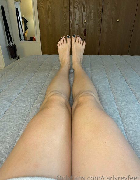 carlyreyfeet onlyfans leaked