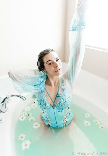 livvy5493 onlyfans leaked pictures