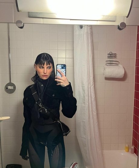 Lilith Czar desnuda onlyfans