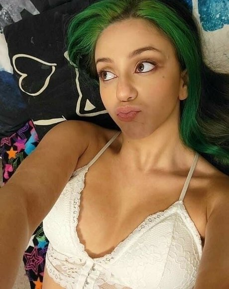 Airica Demia only fans nude