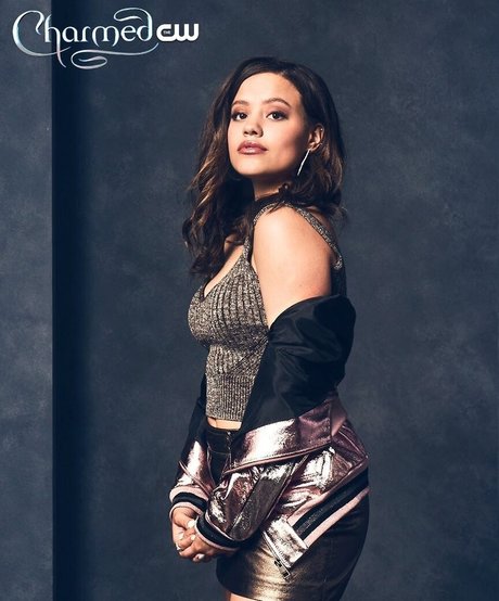 Sarah Jeffery Profile pic