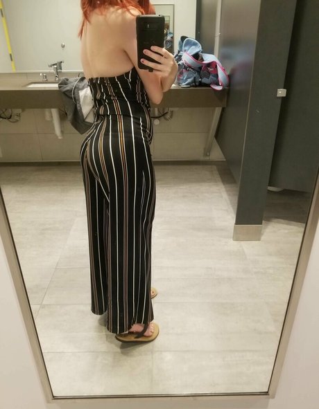 elladonella free nude porn onlyfans