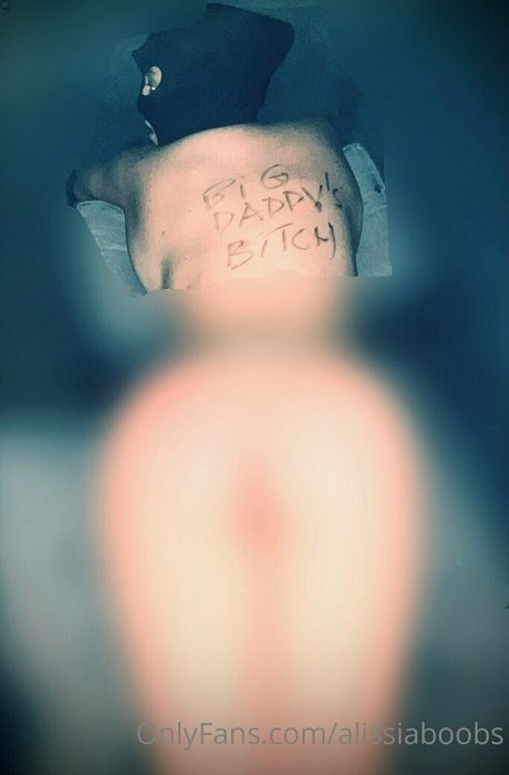 alissiaboobs onlyfans striptease