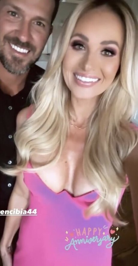 Tomi Lahren topless onlyfans