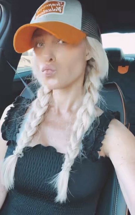 Tomi Lahren onlyfans nudes leaked