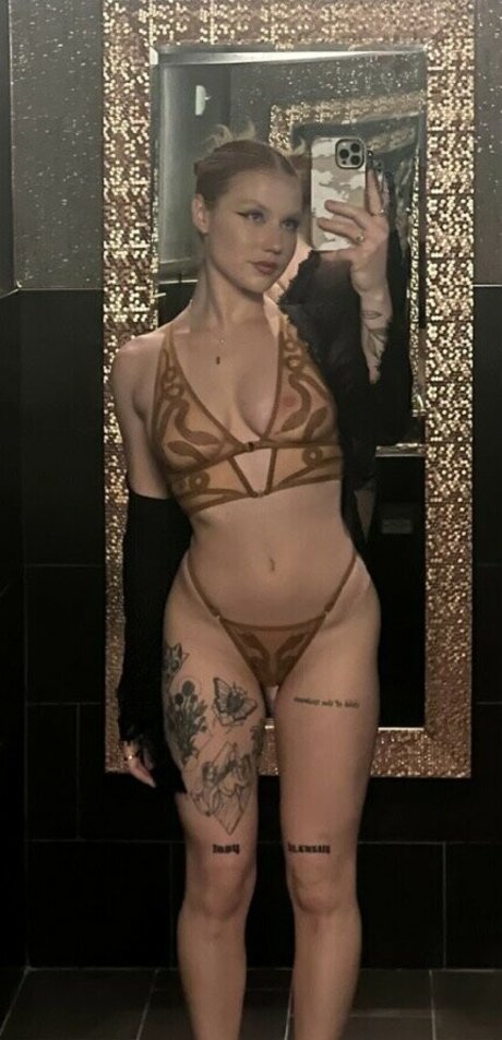 divinelywillow free onlyfans