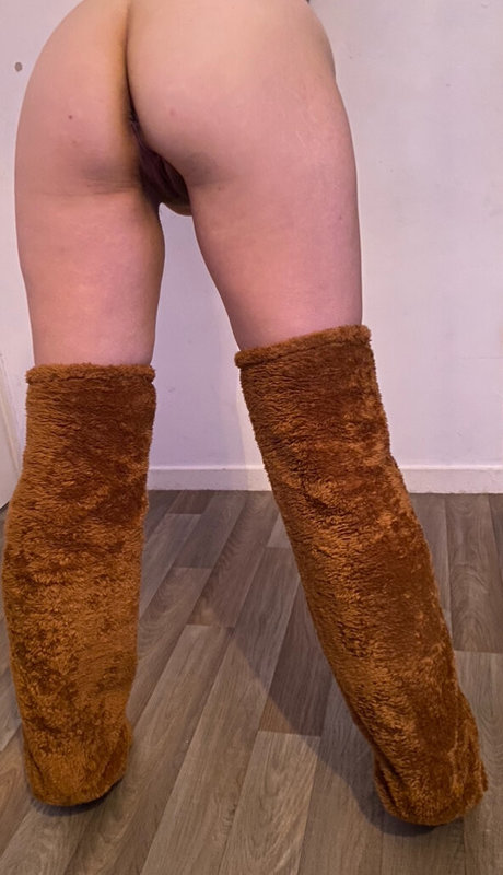 Hot Mum of 2 onlyfans model photos