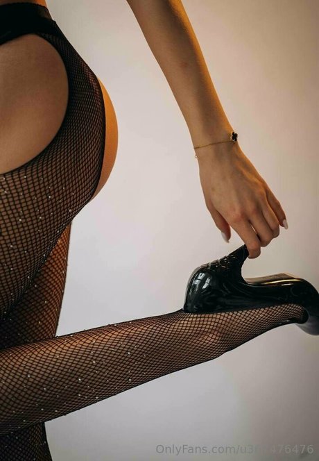 lolalouren nude on onlyfans