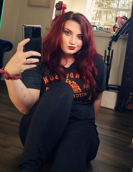 sarahyournaughtygirl69 onlyfans strip tease